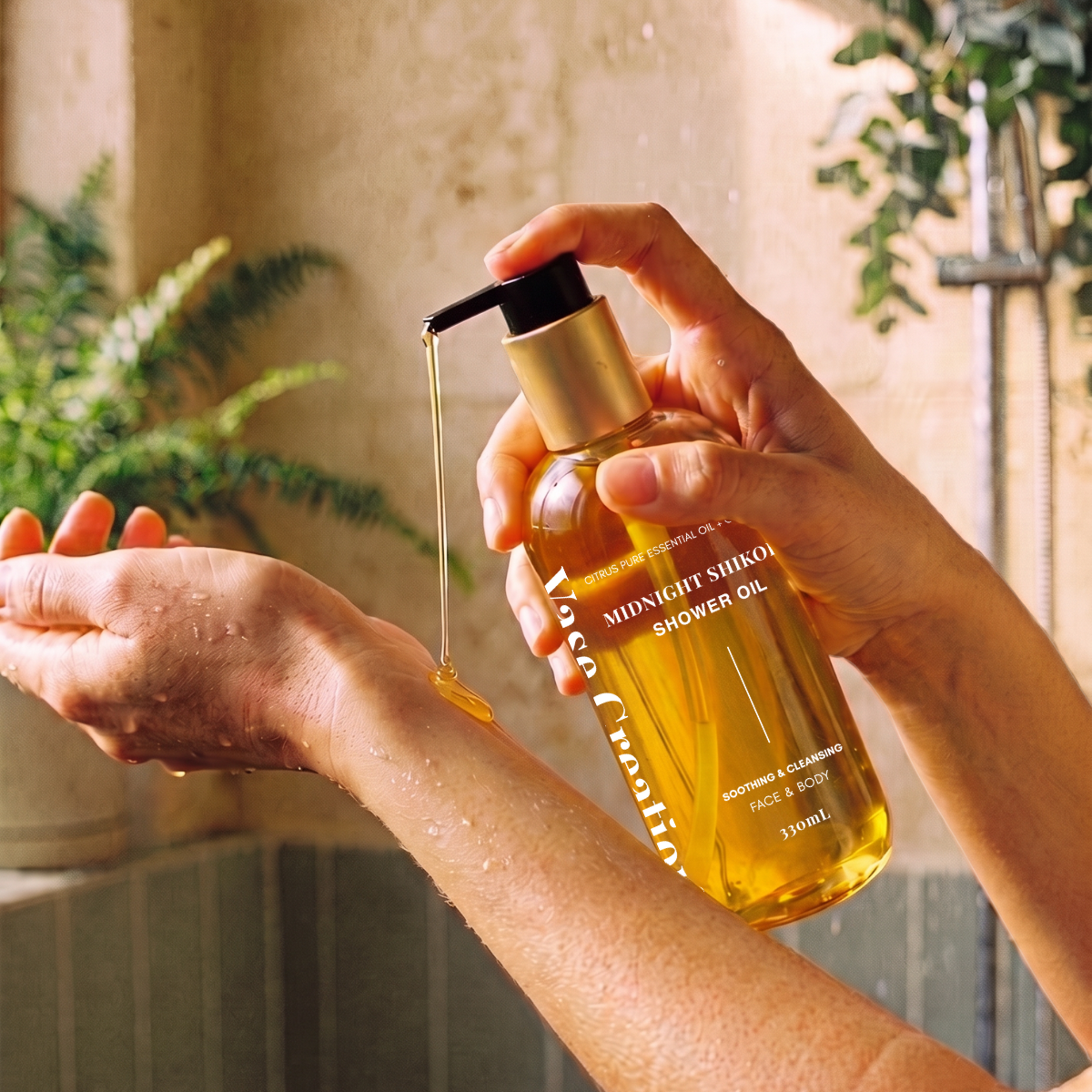 Midnight Shikoku Shower Oil pumped into hands in the shower